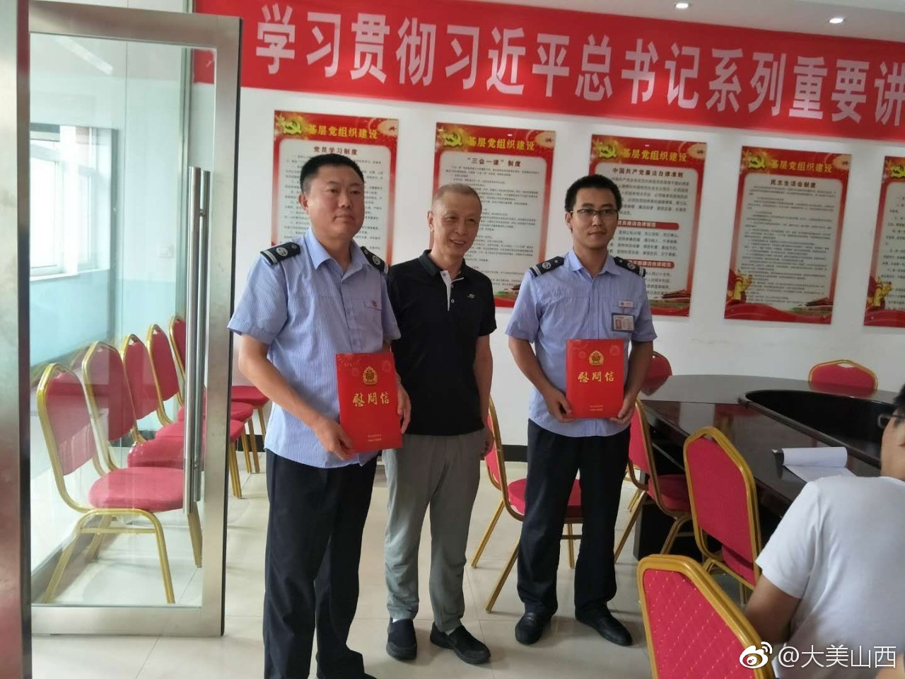 吕梁南高速分公司领导慰问退伍军人员工