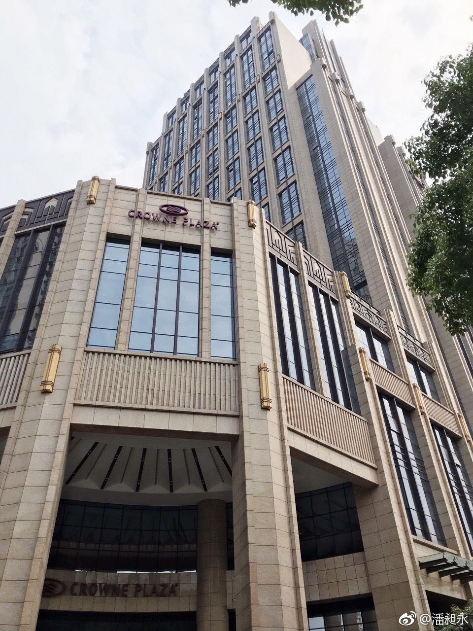 手机拍摄合肥融侨皇冠假日酒店特别喜欢室内恒温游泳池