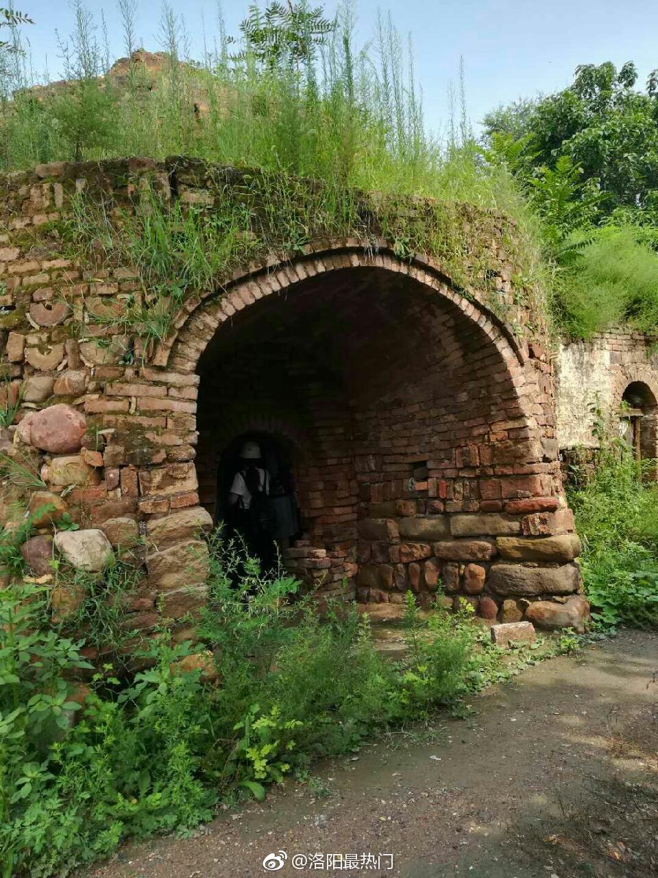 洛阳师范学院走访河南新安县甘泉村探索新时代陶瓷文化发展