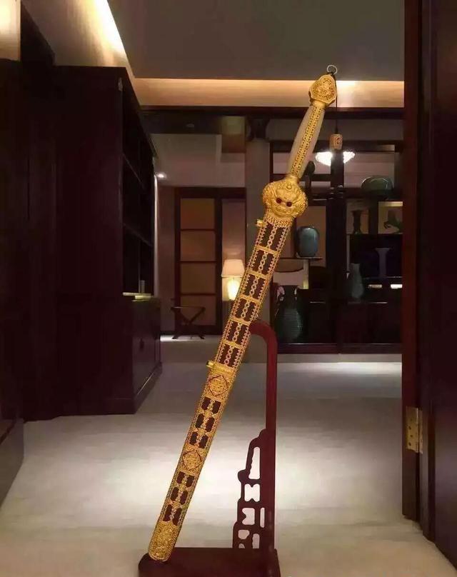 以腰刀闻名天下的明代（黄金时期之一），宝剑到底是什么样？|永乐|佩剑|宝剑_新浪新闻