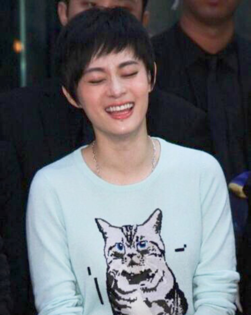 其实孙俪是最爱笑的女星,看过照片你就明白了