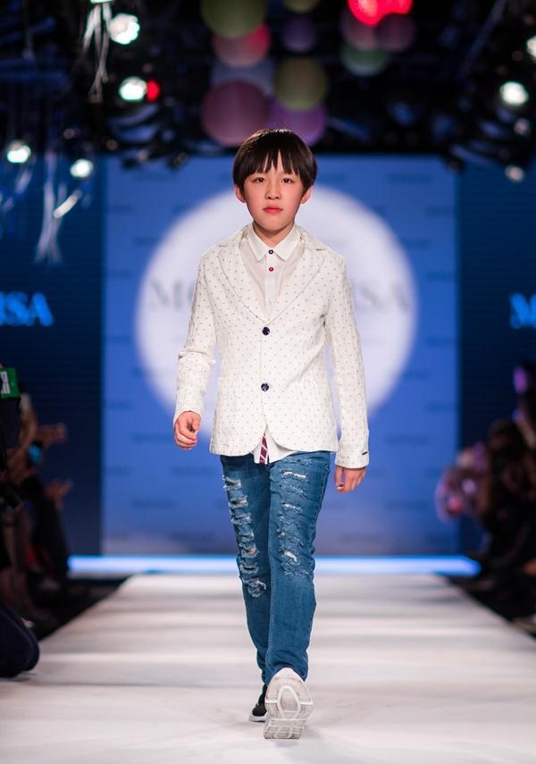 小童星王李腾子,真人秀闪亮的爸爸里面跟潘玮柏"儿子"蛋蛋——陈雪涛