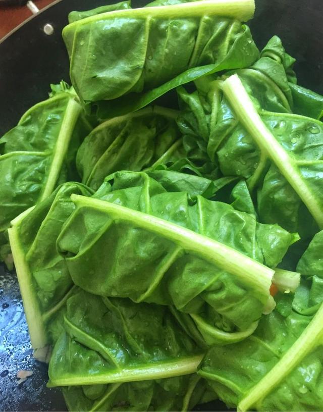 春天的味道莙荙菜包糯米饭