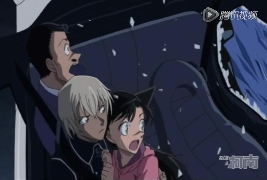 细节4:安室透曾经抱过小兰,并且柯南不知道.