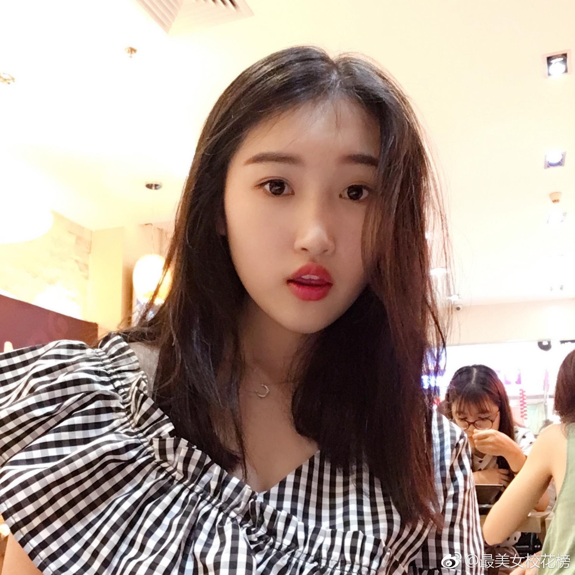 宋纪彤 来自广州民航职业技术学院的东北女孩儿99年出生身高170