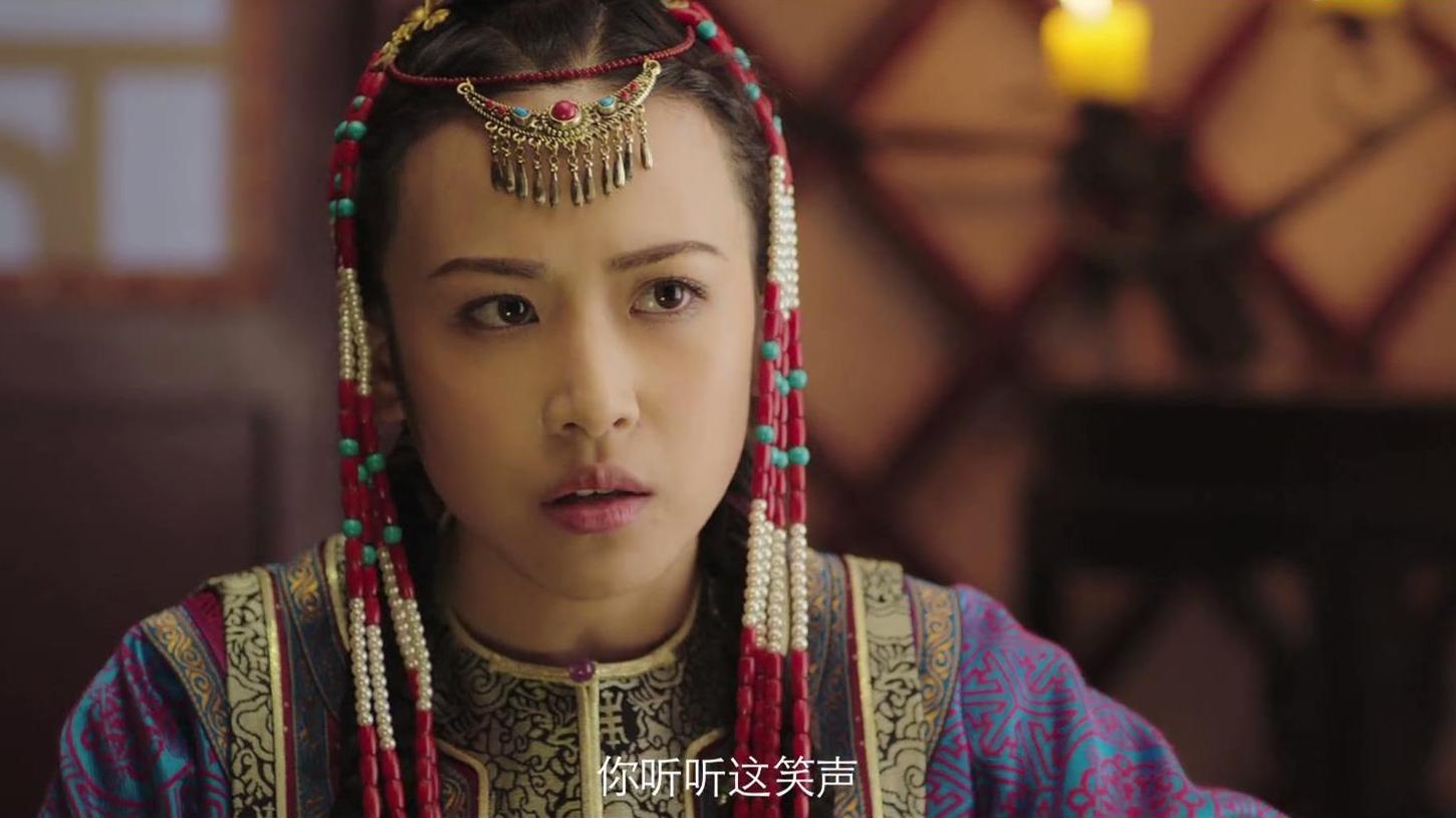 《如懿传》剧组的马失控,工作人员追着跑,女演员耳朵被缝七针|刘美彤