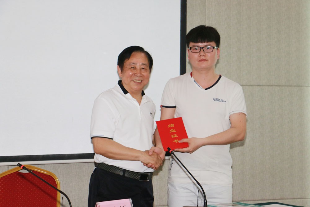 奔流不息 第六届作家研修班圆满结业|研修班|结业|张富_新浪新闻