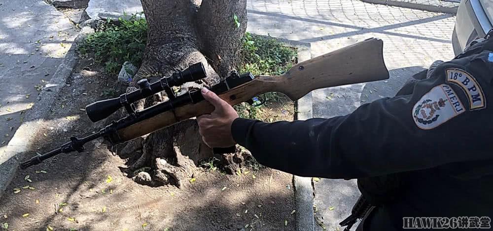 巴西警方一线报告: 贩毒黑帮拥有的重型火力与土造装甲车
