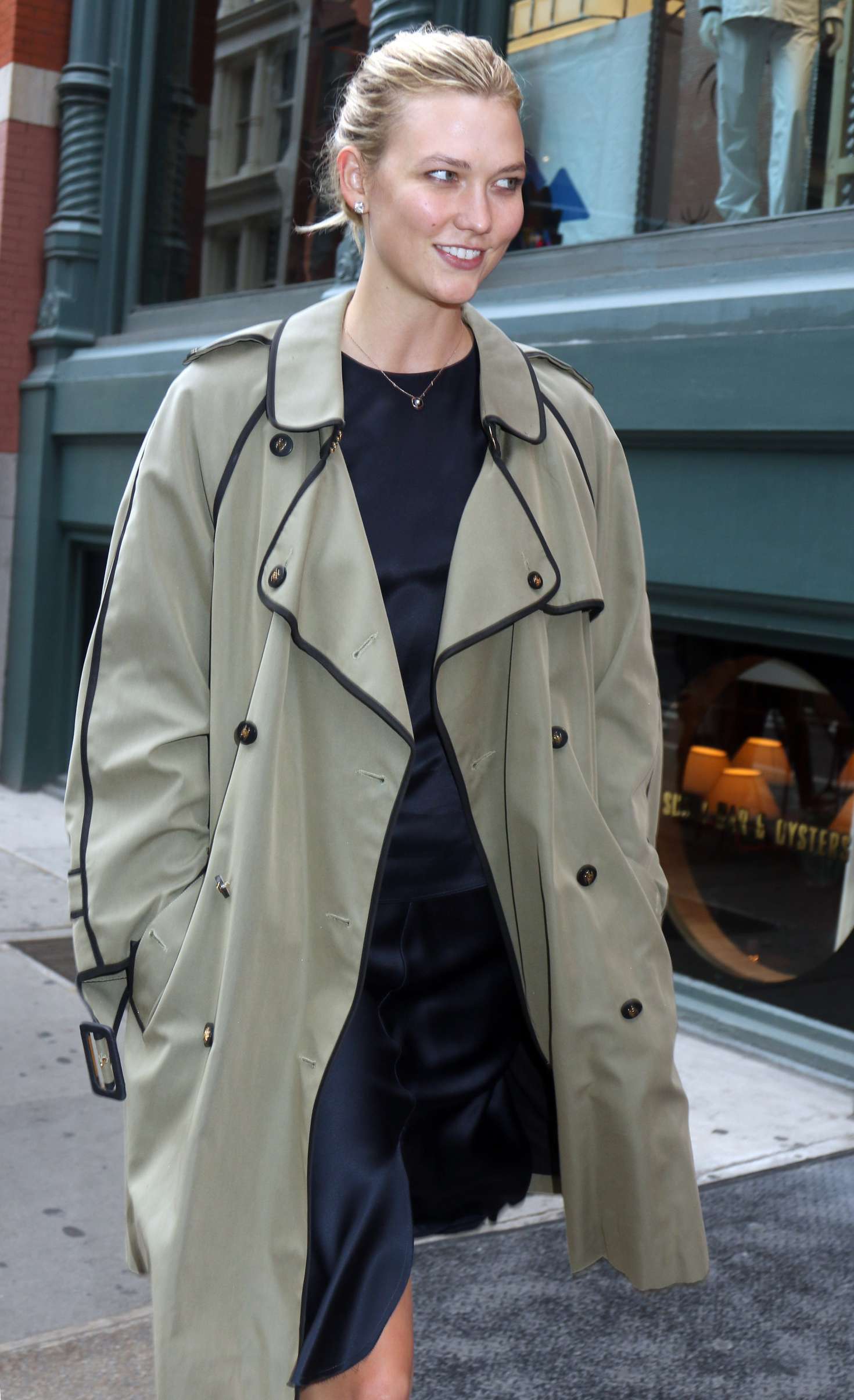卡莉·克劳斯karlie kloss9月7日现身纽约街头