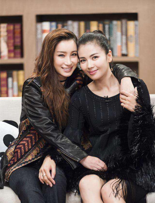 38岁刘涛与37岁秦海璐同框, 满屏尽是尴尬泪水