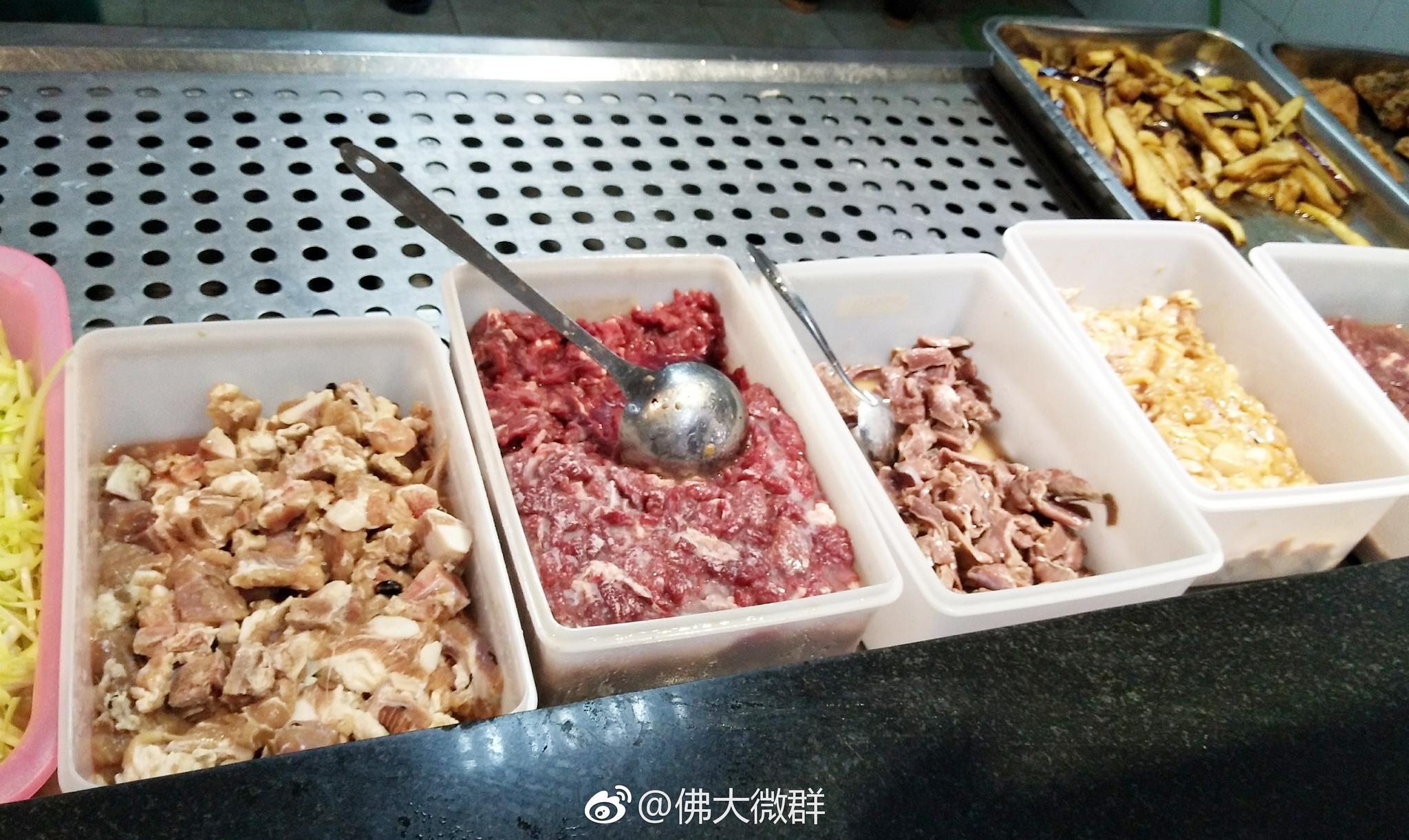 西区饭堂新开窗口现炒菜,菜式丰富