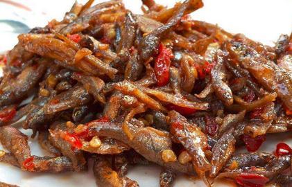 小鱼这样炸,麻辣鲜香,女儿大赞好吃,连鱼刺都没放过