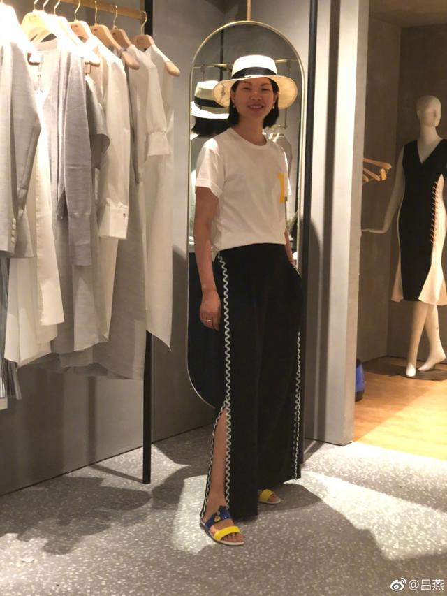 吕燕“丑”得让人着迷,优雅脱俗独具魅力,活出了人们羡慕的样子|吕燕|着迷|人生_新浪新闻