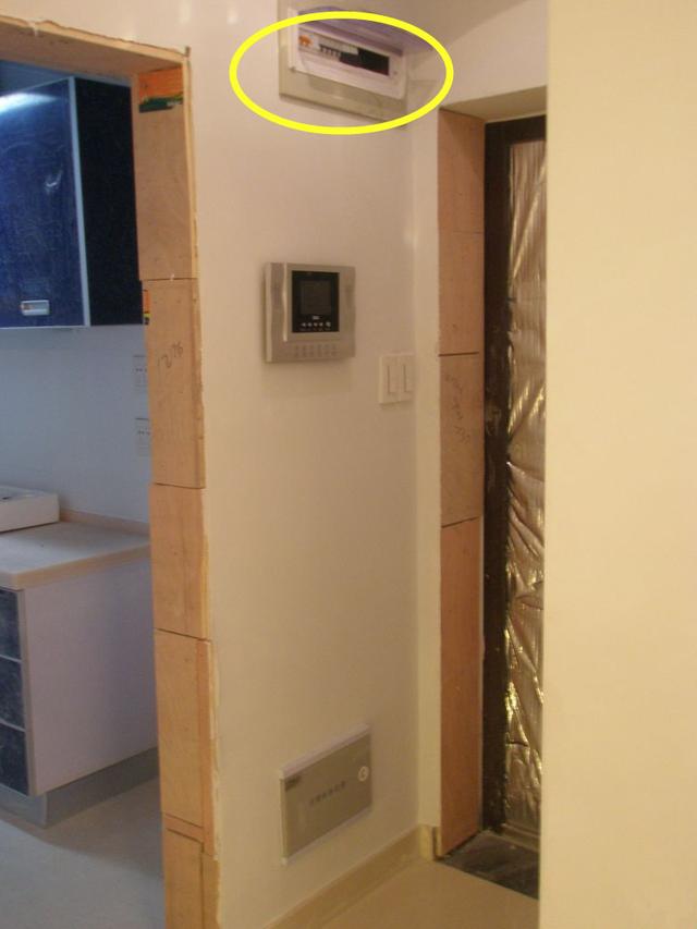 其实这可以说是困扰很多业主的装修问题了,尤其是强弱电箱,体积面积又