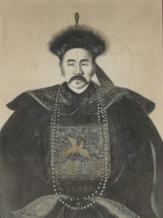 这个人因为被一位有名的师爷踹了一脚,在史上有那么一点名气!