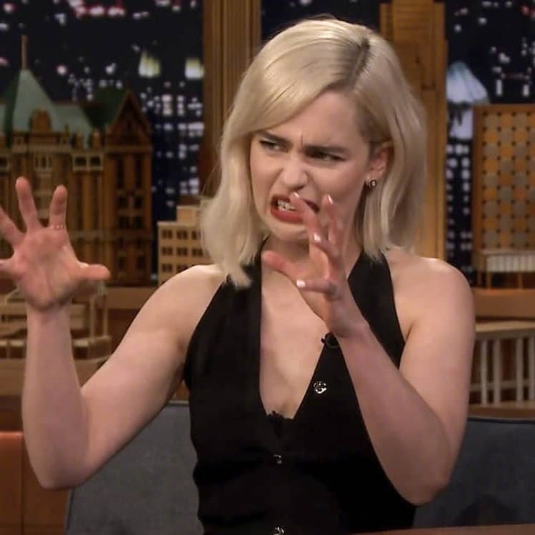 龙妈emiliaclarke当地时间5月21日在纽约现身tonightshow