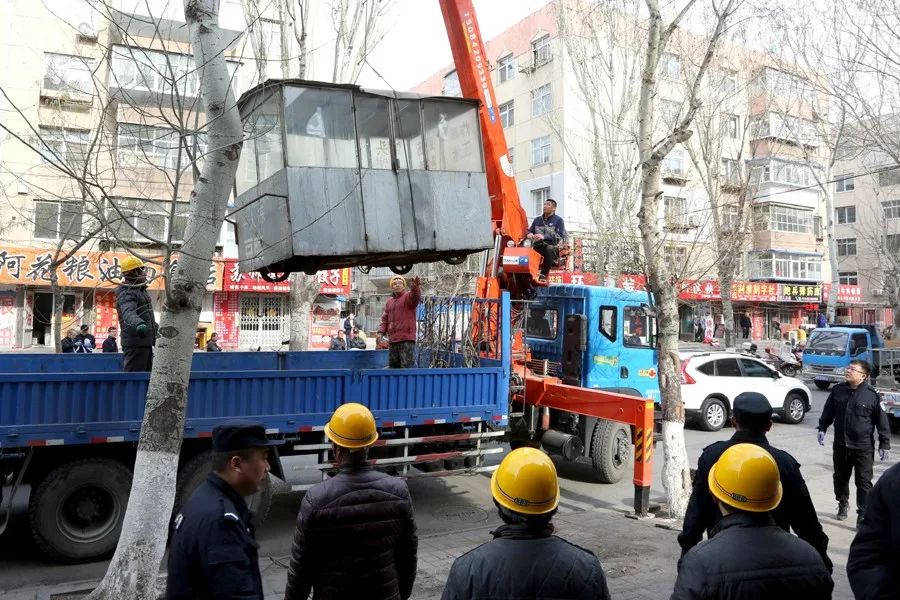 今天上午,朝阳剪子胡同地毯式清理违建,大量现场图片