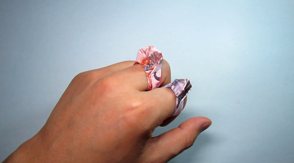 折纸戒指教程(折纸戒指教程简单又漂亮)