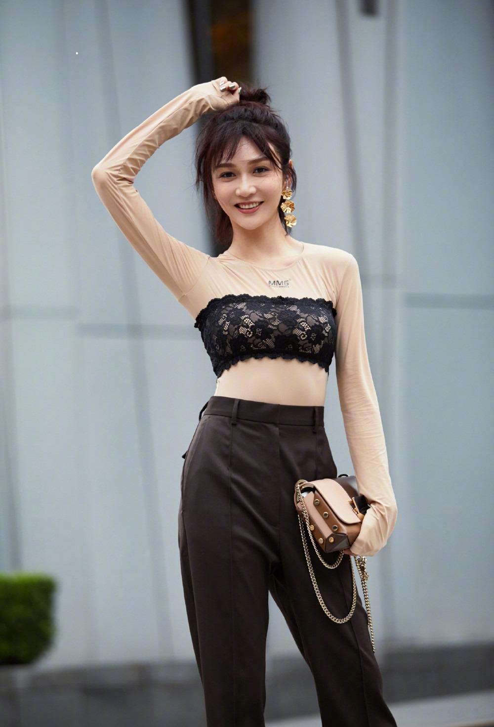 《老房有喜》小海燕,如今秋衣外面穿抹胸,网友:漂亮|老房有喜|潘之琳