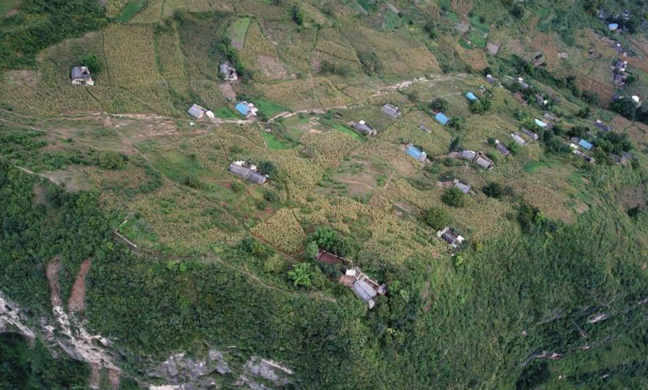 四川大凉山的"悬崖村",获国家6.3亿投资后,如今变样了!