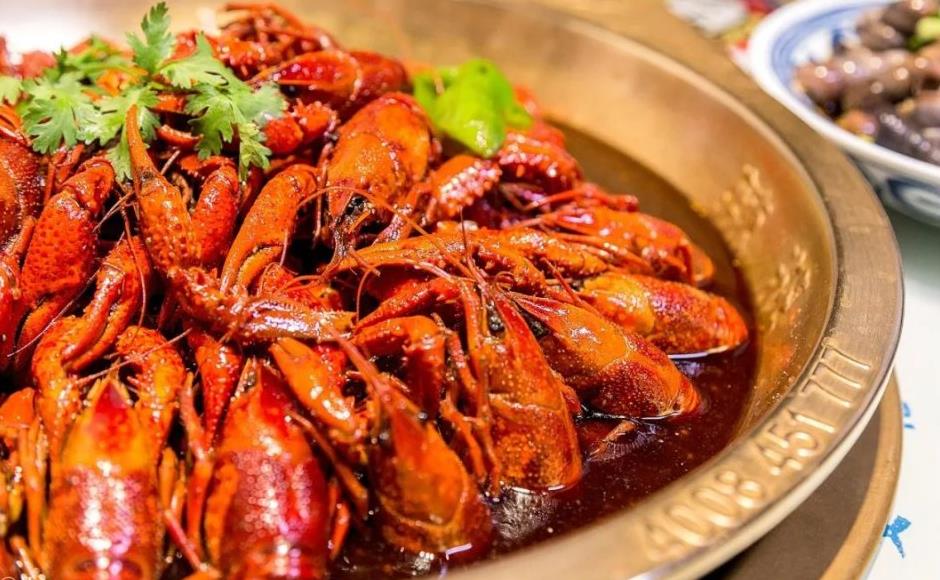 只要10块钱!小龙虾 重庆火锅!这家店吃过一次就被征服