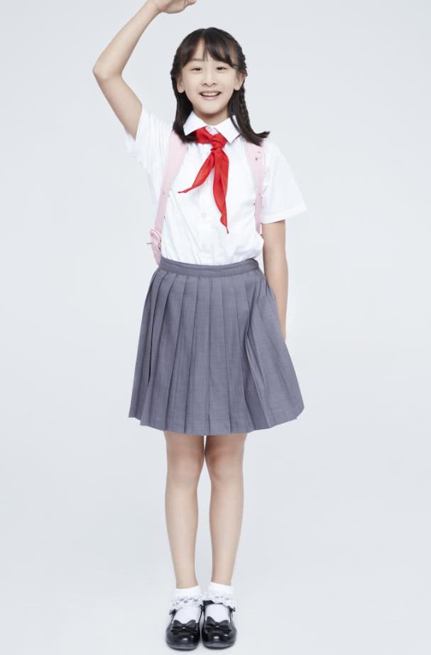 田雨橙女大十八变穿学生装变长腿美少女天天看了都要心动