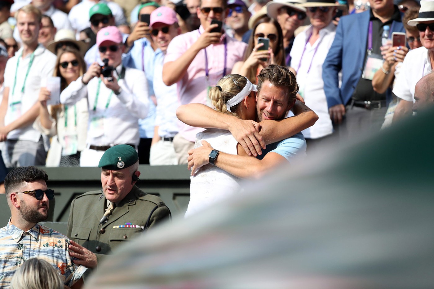 科贝尔温网夺冠帅哥教练功不可没但他换人太勤能合作多久