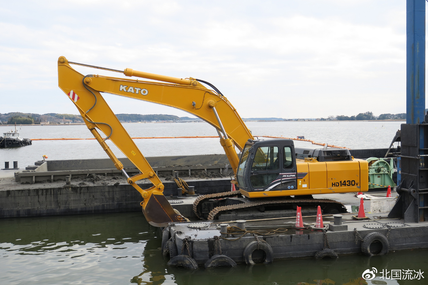 加藤液压挖掘机