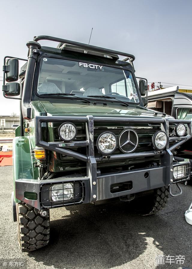 售价1480万,全球限量9辆,奔驰6x6越野房车到底有多奢华