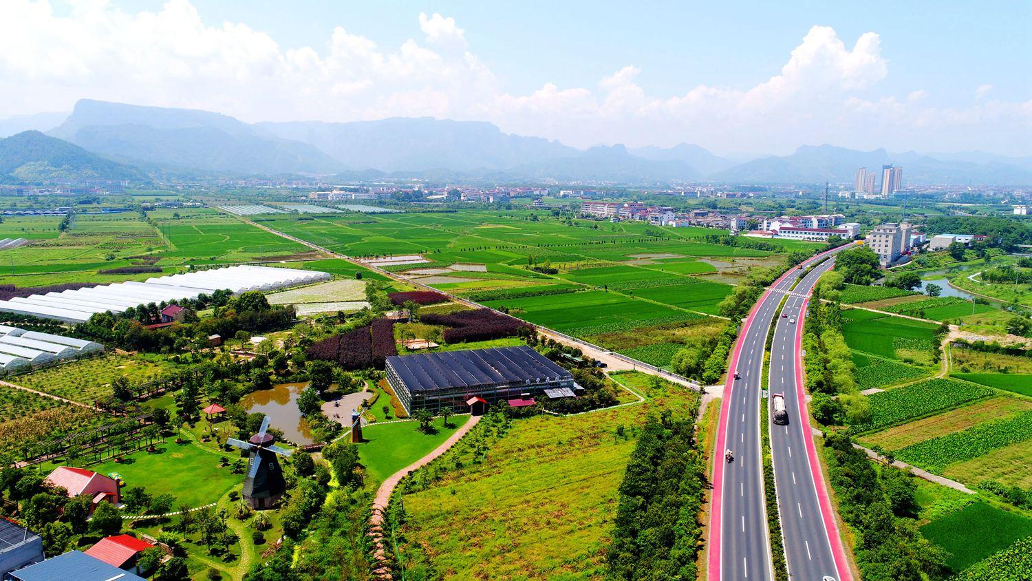 浙江仙居: 美丽公路助力乡村振兴