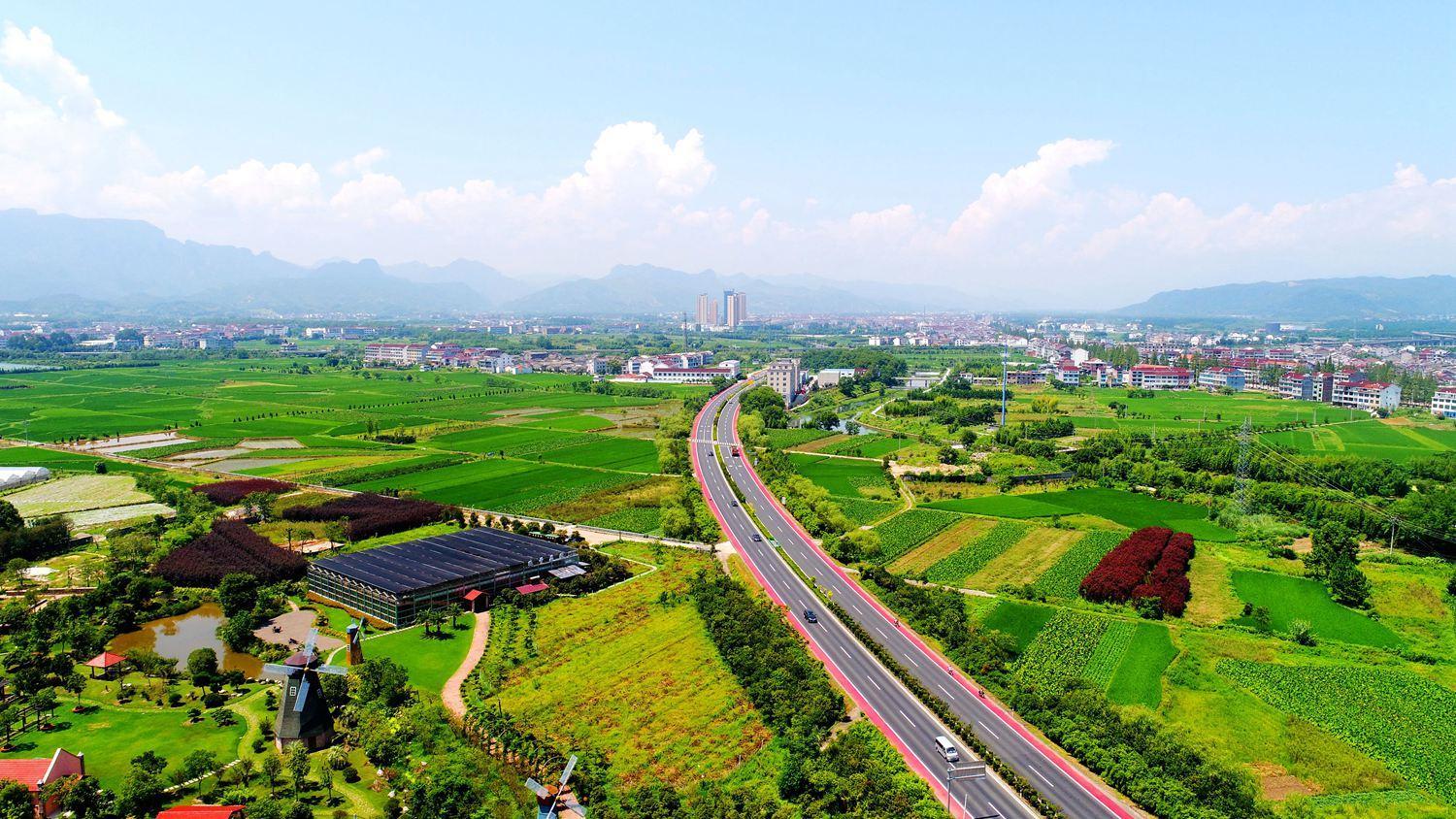 浙江仙居 美丽公路助力乡村振兴