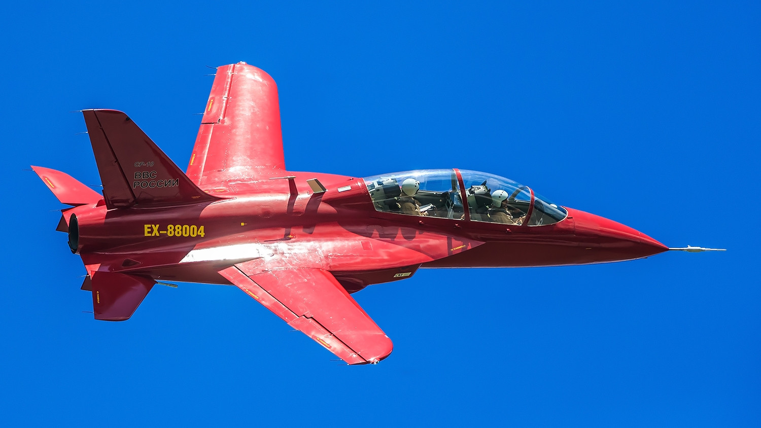 俄罗斯造型别致的前掠翼双座教练机,不知这个飞机有前途否?