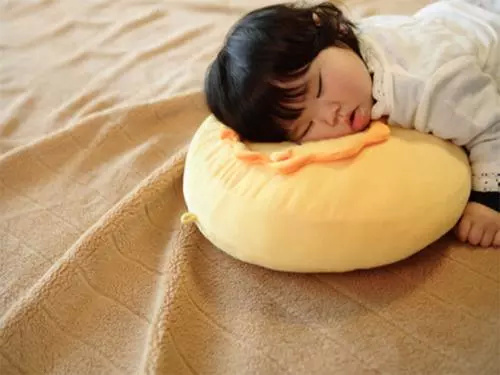 宝宝喜欢趴着睡,要不要及时纠正?