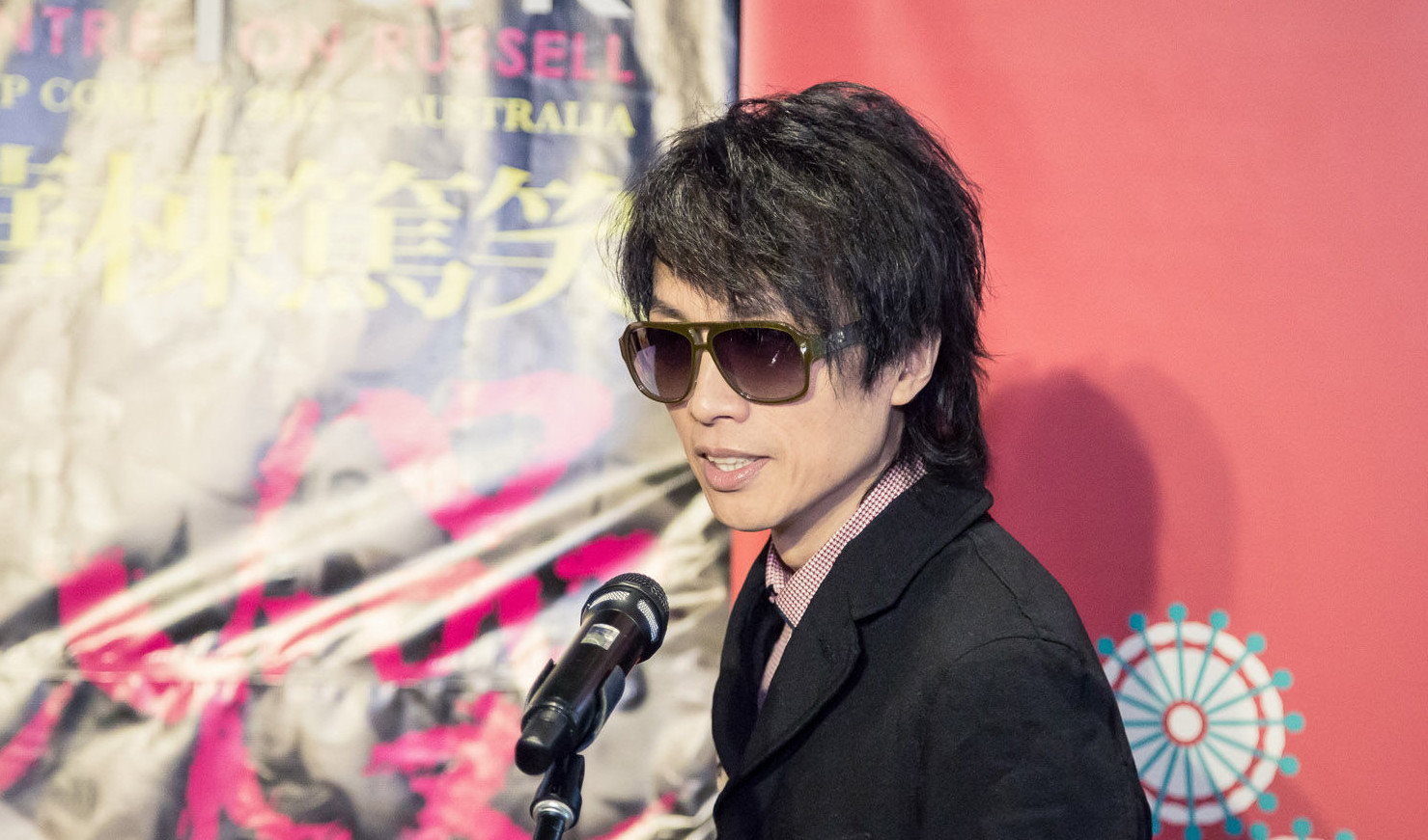 他曾是"人气喜剧王",3任女友无疾而终,如今58岁帅气十足