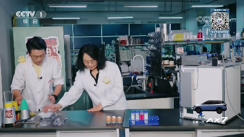 21天生命奇迹 中国首只无壳小鸡孵化成功