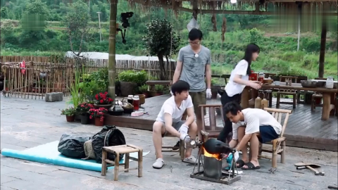 向往的生活爆爆米花 一声巨响彭昱畅被吓出表