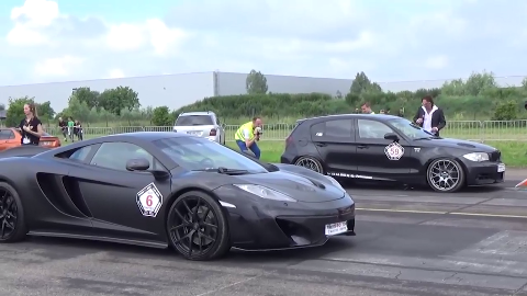 宝马150i vs 迈凯伦,性能车挑战超跑