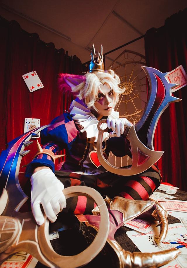 《王者荣耀》百里玄策cos,酷炫帅气的威尼斯狂欢皮肤