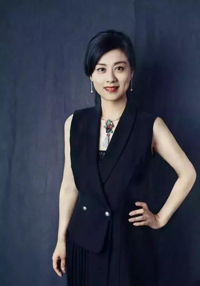 金莉君(杭州金汇珠宝有限公司总经理)"珠宝女王"有位美丽智慧的女子如