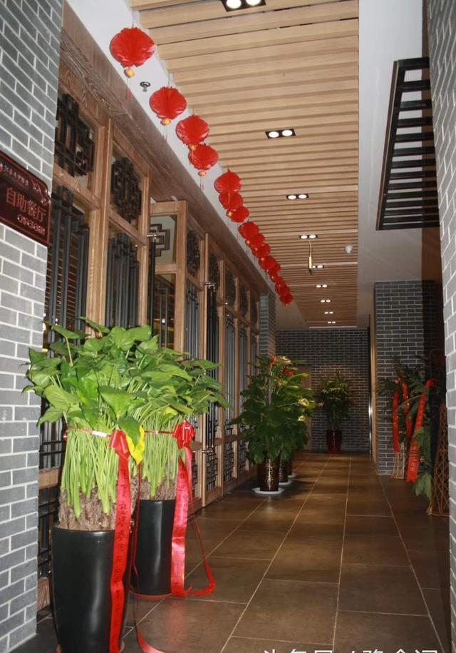 憨婆婆信阳私房菜馆位于郑州市京广路南路与春晖路交叉口的江泰天宇