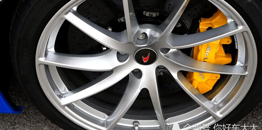 小伙晒新提的跑车车标是耐克网友这车不输兰博基尼