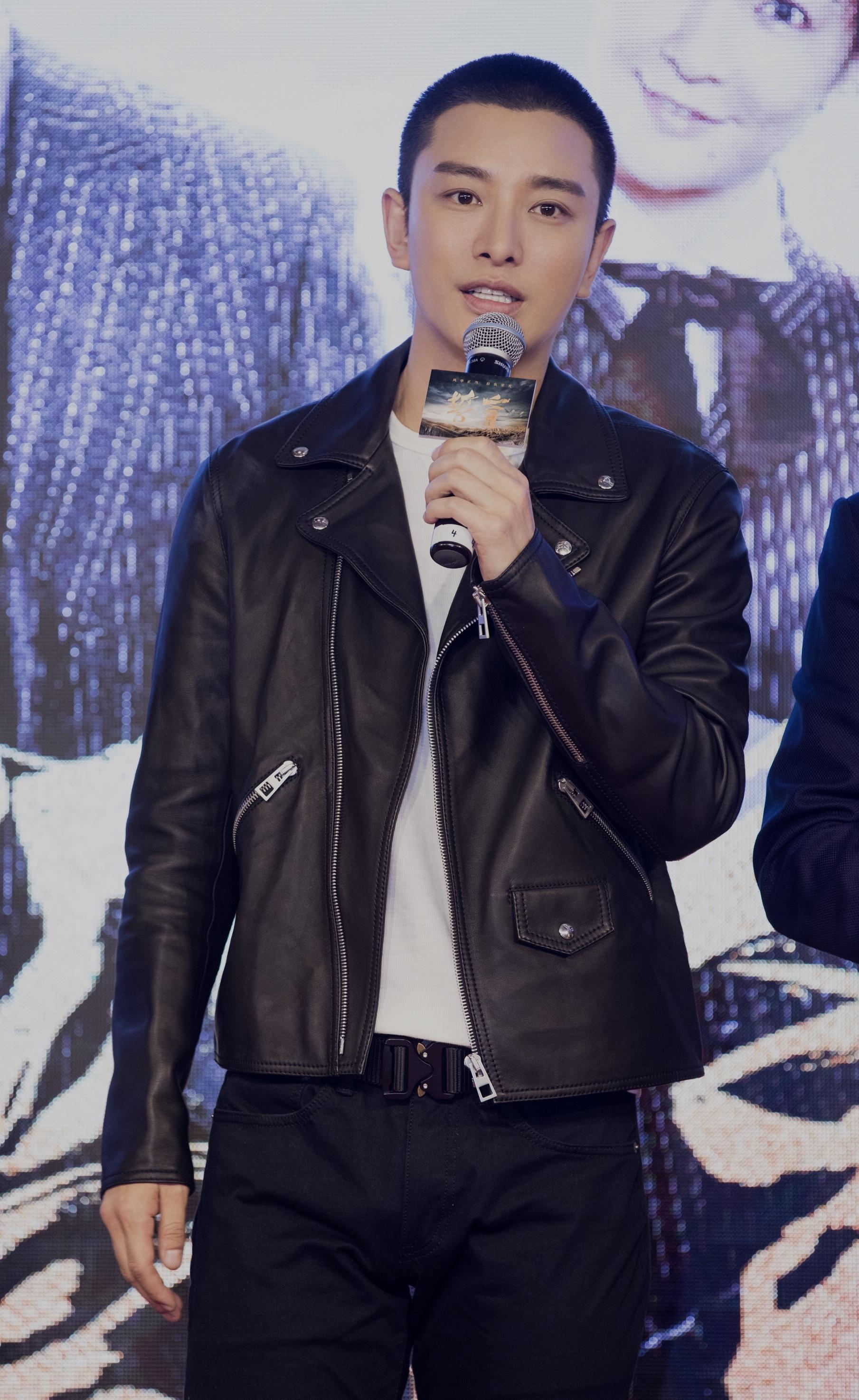 贾乃亮短发亮相新剧发布会避谈李小璐两个人彻底凉了