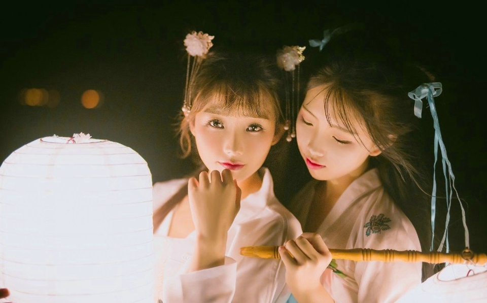 夜晚古装灯光清丽佳人漂亮姐妹花写真集 @微相册 @微博摄影