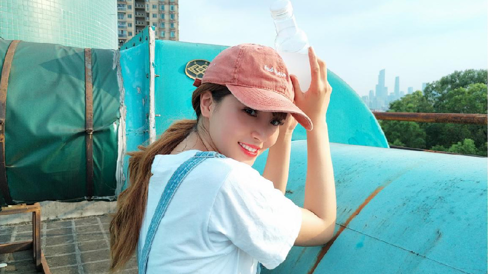 图虫摄影师刘三根评测美图T9:人像夜拍噪点控制与颜色表现都很优秀|人像|刘三根|美图_新浪新闻