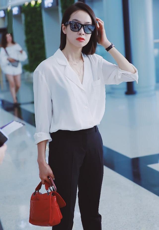  白衬衫黑裤子配什么鞋_白衬衫黑裤子配什么鞋子图片