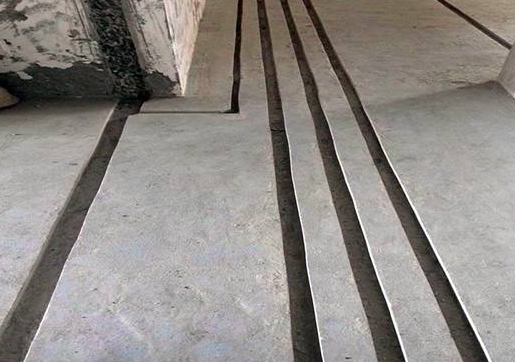 为什么有钱人布电线都不在地面开槽听师傅说完后悔知道晚了