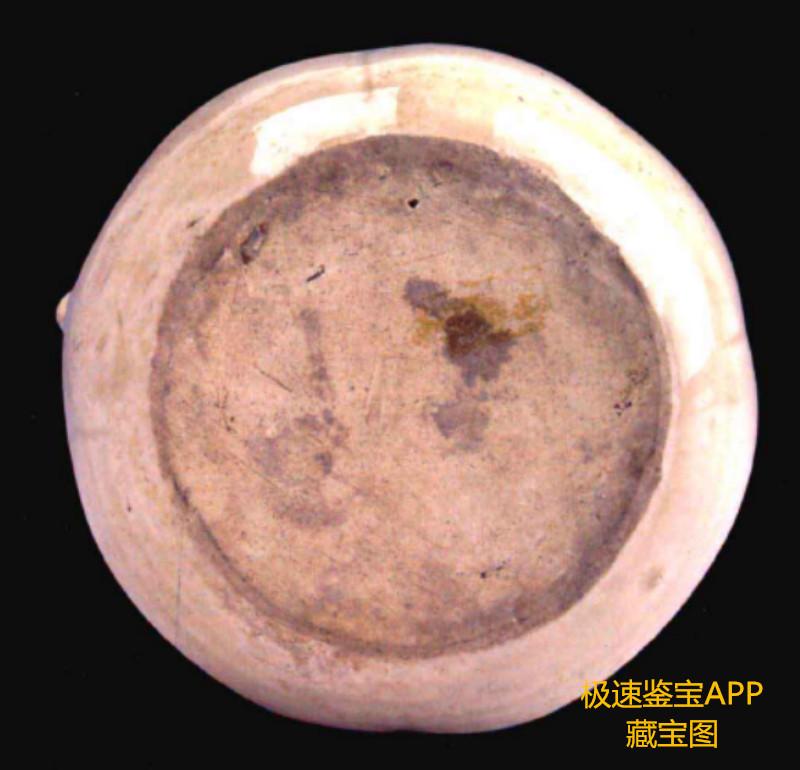 窄唇-晚唐白釉唇口碗 (2)看器足 晚唐五代有平底,玉璧底,宽圈足(环形