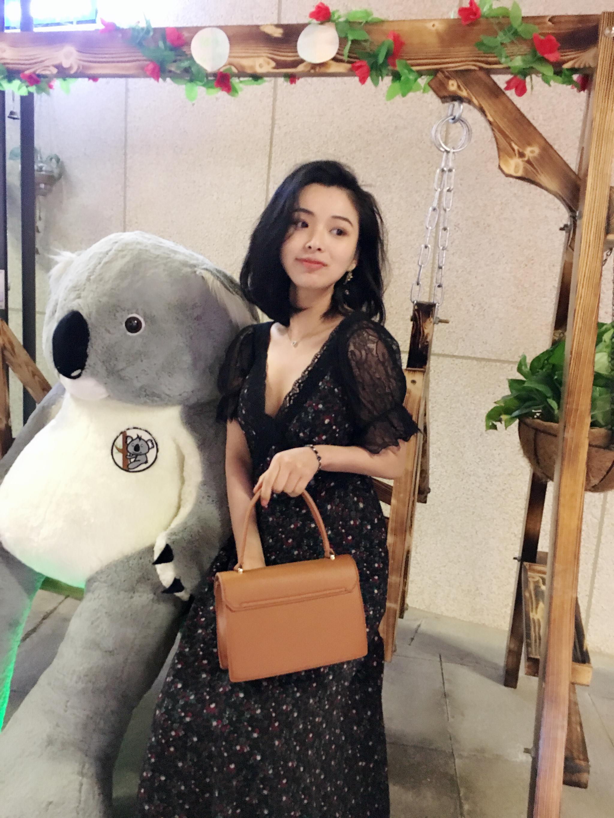 山东烟台一枚英语老师96白羊女爱美食爱生活爱笑