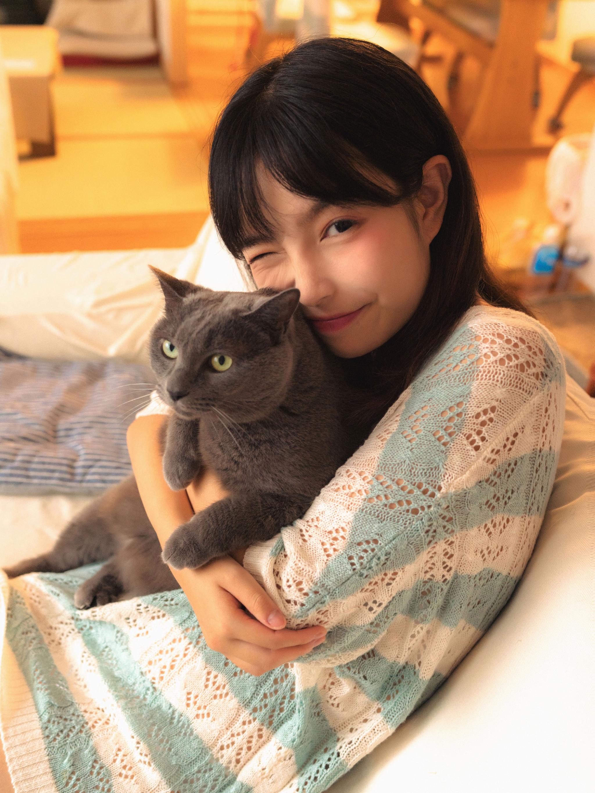 午后少女和猫@最长情 出镜:@长岛妹妹 @美女校花约拍