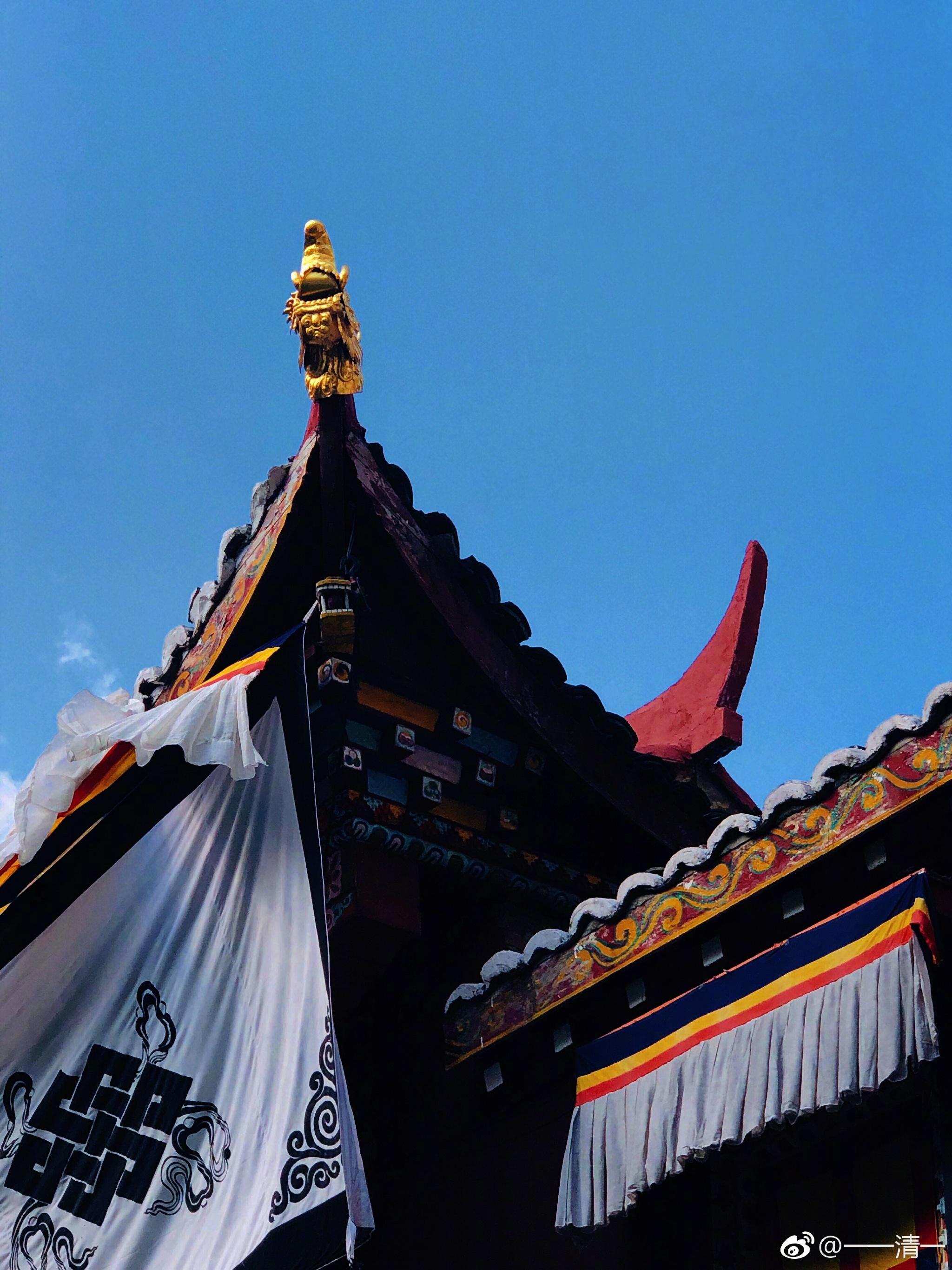 康定市安觉寺折多河畔将军桥头大隐于市